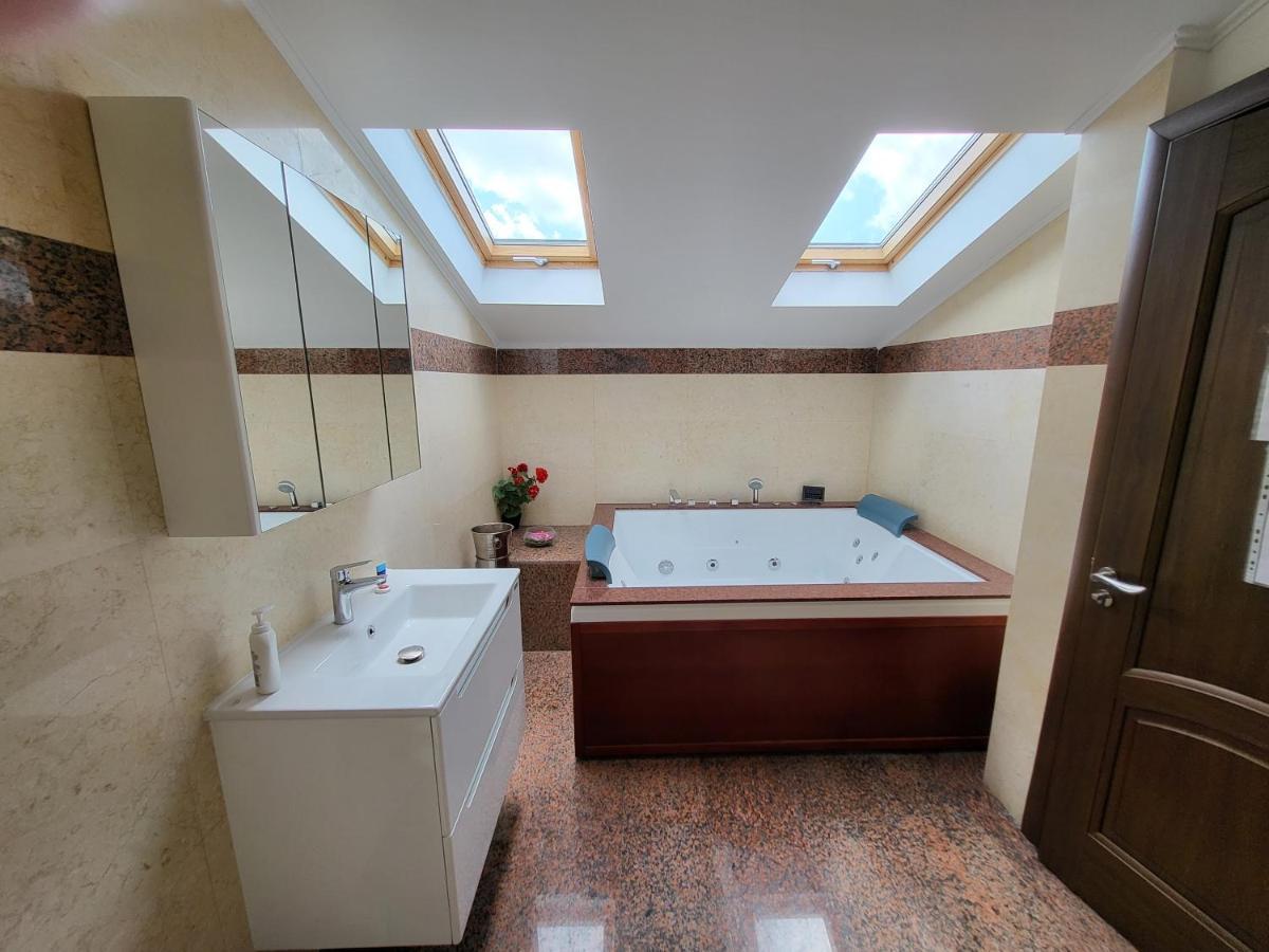 Apartament Mega Mall Monza Super Bucureşti